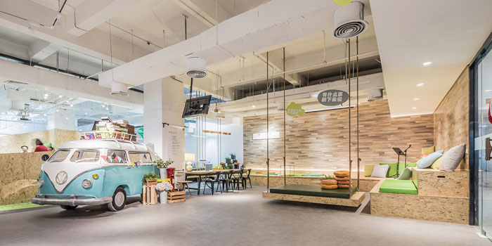 開(kāi)放共享辦公室休息區(qū)域效果圖