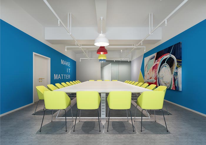 現(xiàn)代簡約風格辦公室會議室裝修設計效果圖