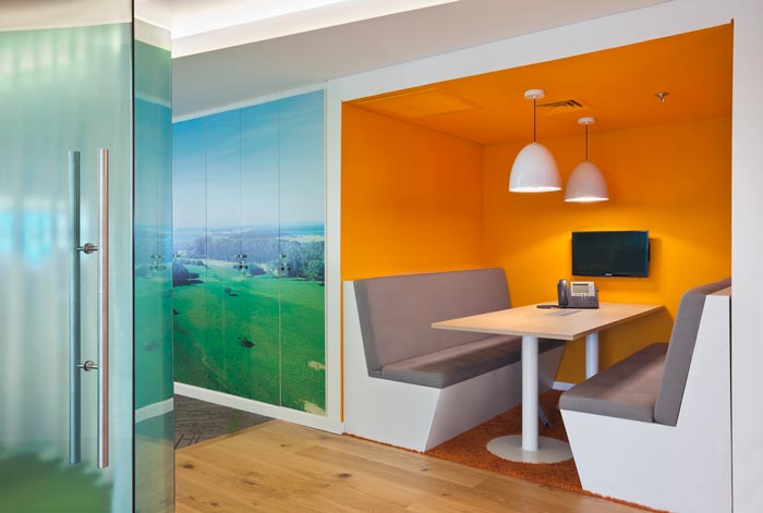 平面設(shè)計(jì)公司辦公室交流區(qū)域裝修設(shè)計(jì)案例效果圖