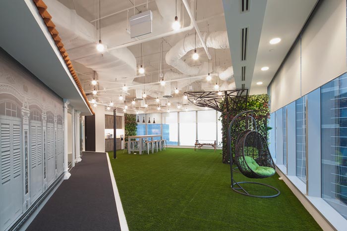 在線旅游公司辦公室過道裝修設(shè)計案例效果圖