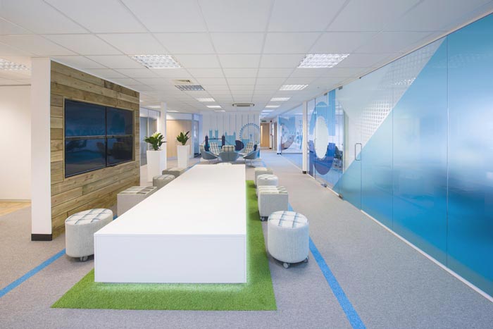 新能源科技公司辦公室接待區(qū)域裝修設(shè)計案例效果圖