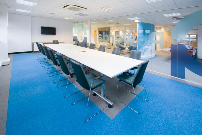 新能源科技公司辦公室會議室裝修設(shè)計案例效果圖