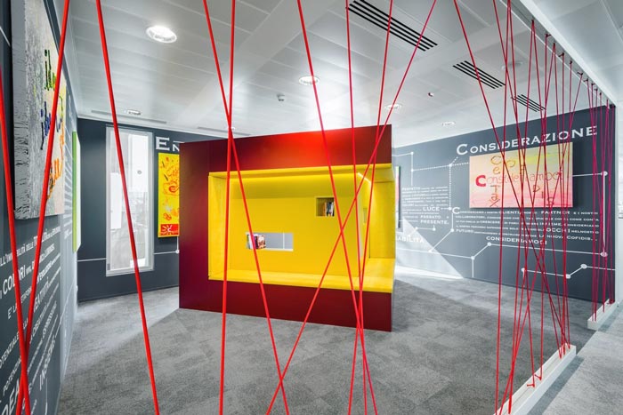 貸款服務(wù)機(jī)構(gòu)辦公室閱讀區(qū)域裝修設(shè)計案例效果圖