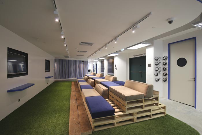 1900平方大型辦公室休息區(qū)裝修設(shè)計(jì)案例效果圖