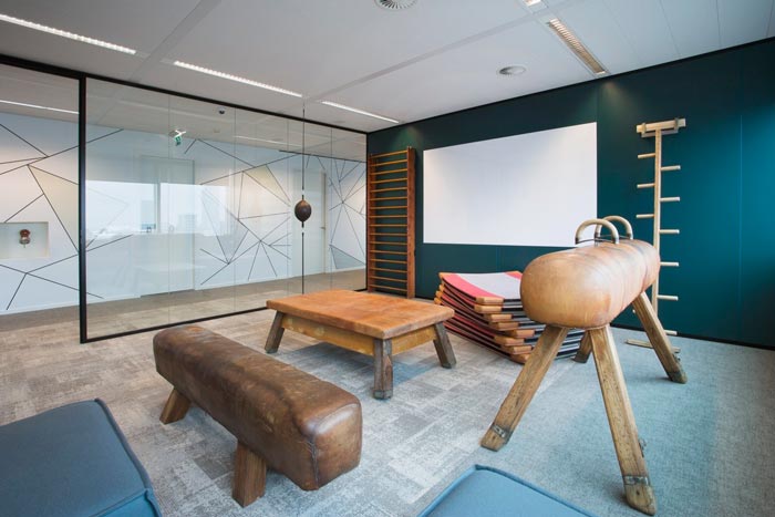 小型辦公室休息區(qū)域裝修設計案例效果圖