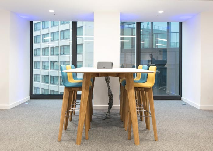 解決方案提供商辦公室小會(huì)議室裝修設(shè)計(jì)案例效果圖