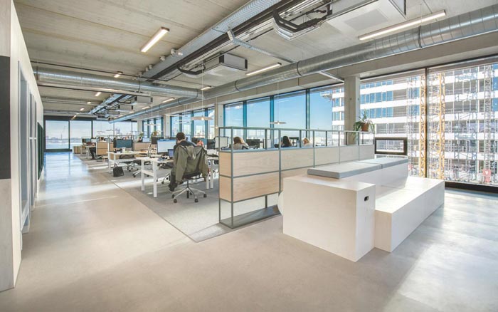 500平方廣告公司辦公室辦公區(qū)域裝修實(shí)景圖