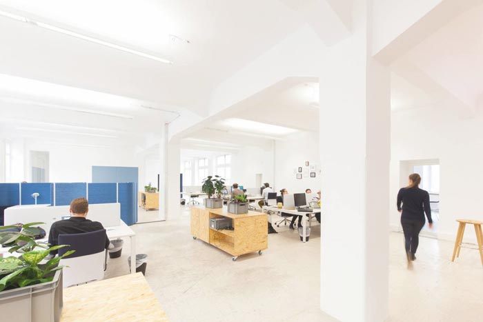 400平方數(shù)字營銷公司辦公室辦公區(qū)域裝修設(shè)計(jì)實(shí)景圖