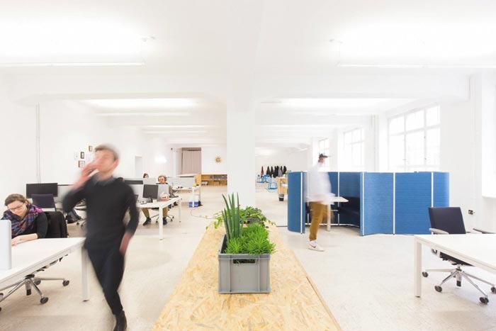 400平方數(shù)字營銷公司辦公室辦公區(qū)裝修設(shè)計(jì)實(shí)景圖