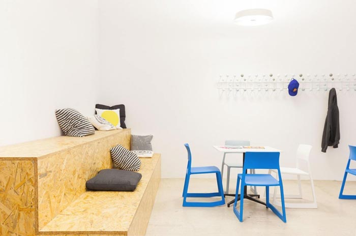 400平方數(shù)字營銷公司辦公室休息區(qū)域裝修設(shè)計(jì)實(shí)景圖