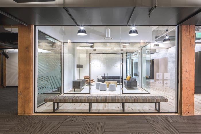 800平方通信辦公室進(jìn)門區(qū)域裝修設(shè)計(jì)實(shí)景圖