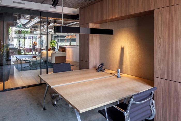 房地產開發(fā)商辦公室裝修設計案例效果圖