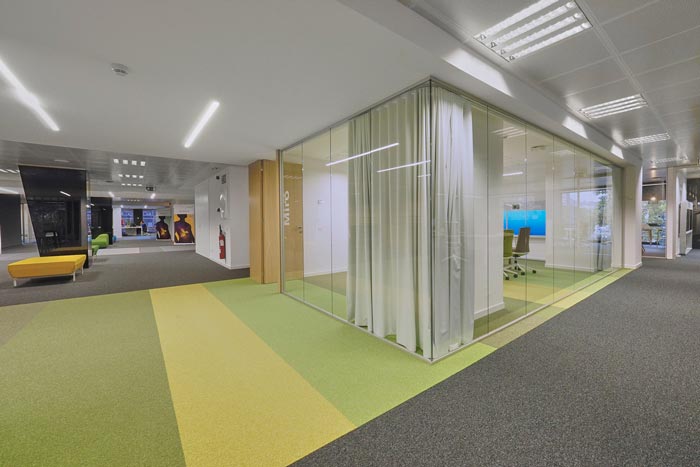 全球制藥公司辦公室過(guò)道裝修設(shè)計(jì)案例效果圖