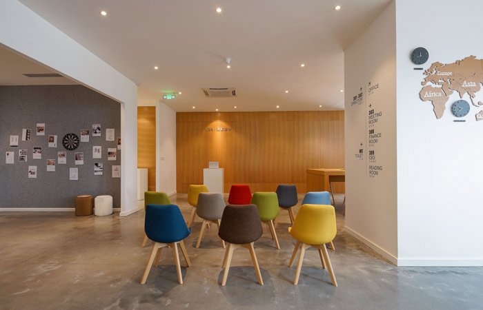 設(shè)計(jì)公司辦公室演講區(qū)域設(shè)計(jì)方案