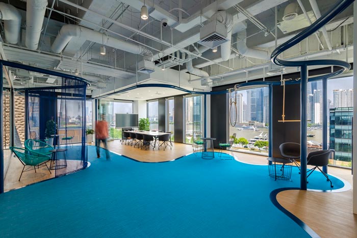 旅游服務(wù)公司辦公室活動(dòng)隔斷裝修設(shè)計(jì)案例效果圖