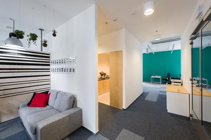 節(jié)能技術(shù)公司辦公室員工休息區(qū)裝修設(shè)計案例效果圖