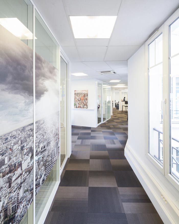 空氣環(huán)保公司辦公室過道裝修設計案例效果圖