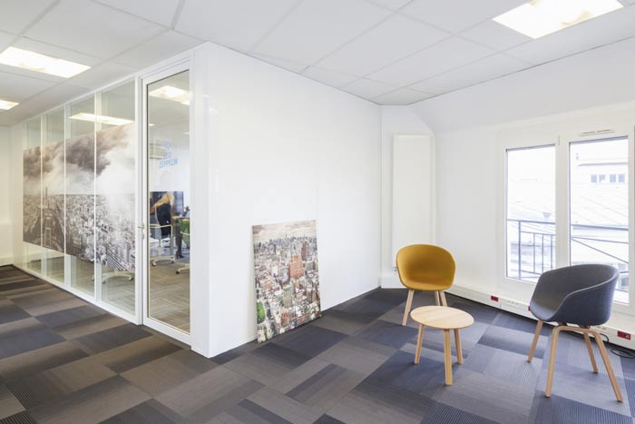 空氣環(huán)保公司辦公室交流區(qū)裝修設計案例效果圖