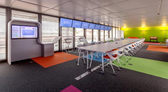 環(huán)境監(jiān)測公司辦公室進(jìn)門區(qū)裝修設(shè)計(jì)案例效果圖