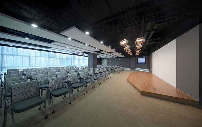 互聯(lián)網(wǎng)公司辦公樓演講室裝修設(shè)計(jì)效果圖