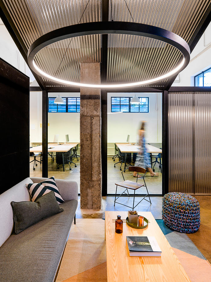 箱包公司辦公室閱讀區(qū)裝修設計效果圖