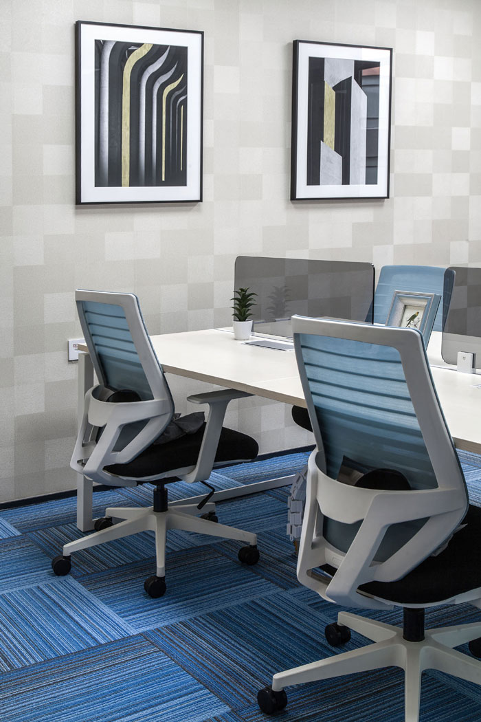 金融科技辦公室洽談區(qū)裝修設(shè)計效果圖