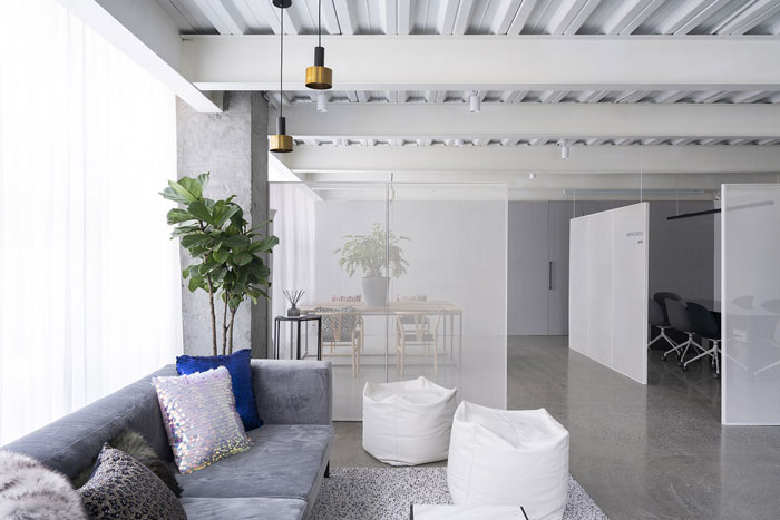 家居公司辦公室洽談區(qū)裝修設(shè)計效果圖