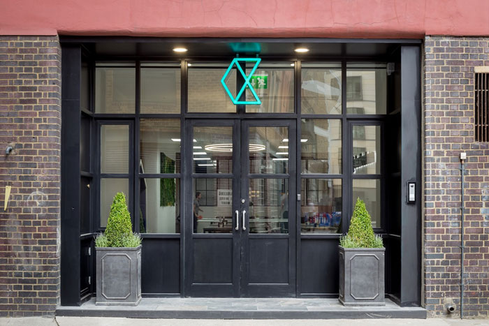 倉(cāng)庫(kù)辦公室進(jìn)門區(qū)裝修設(shè)計(jì)效果圖