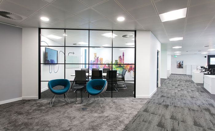 600平方辦公室進(jìn)門(mén)區(qū)裝修設(shè)計(jì)效果圖