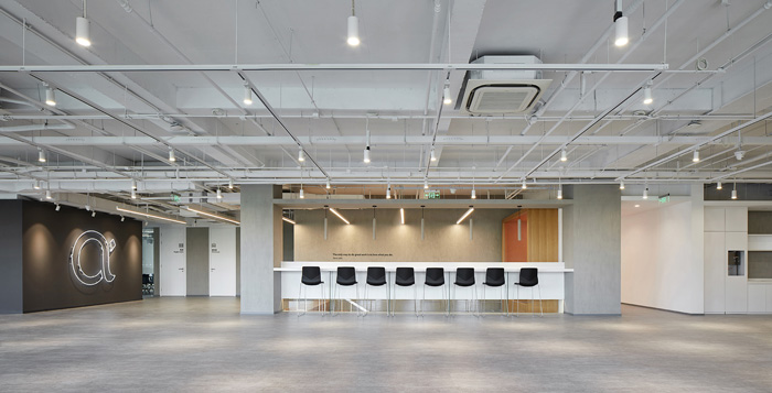 辦公大樓多功能展廳裝修設(shè)計效果圖