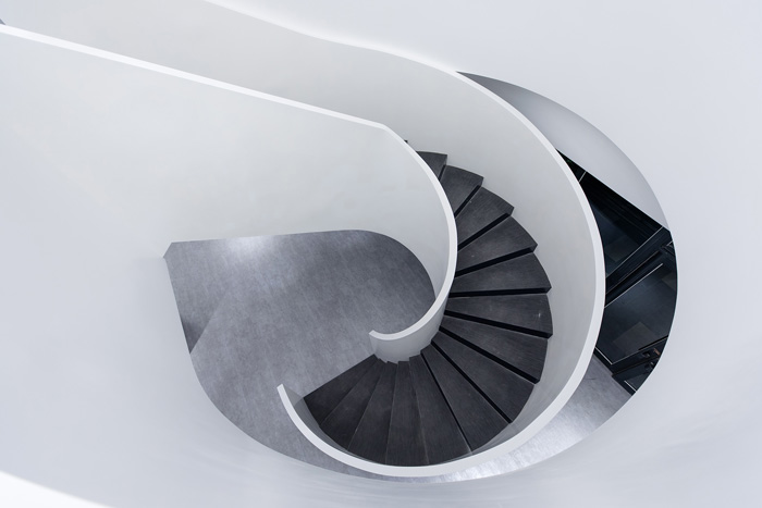 辦公大樓旋轉(zhuǎn)樓梯裝修設(shè)計效果圖