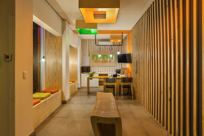 少兒編程培訓(xùn)機(jī)構(gòu)接待區(qū)裝修設(shè)計(jì)效果圖