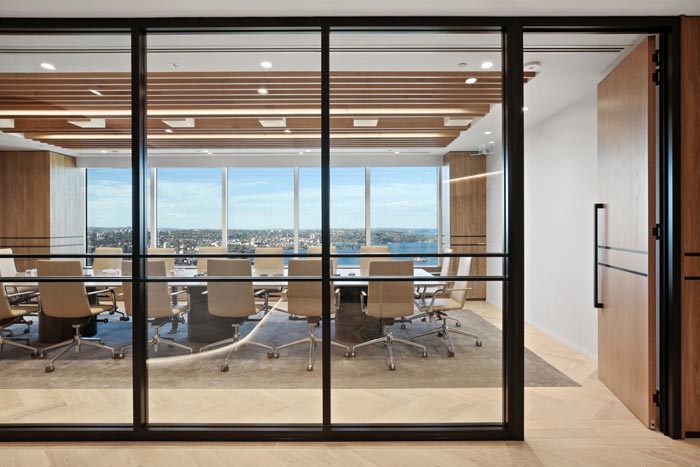 金融控股辦公室會議室裝修設(shè)計效果圖